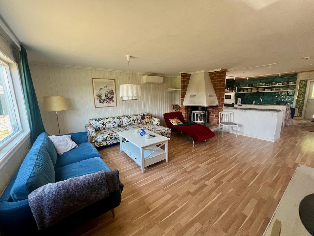 Idylliskt Hus Med Sjoeutsikt. Villa Östhammar Dış mekan fotoğraf