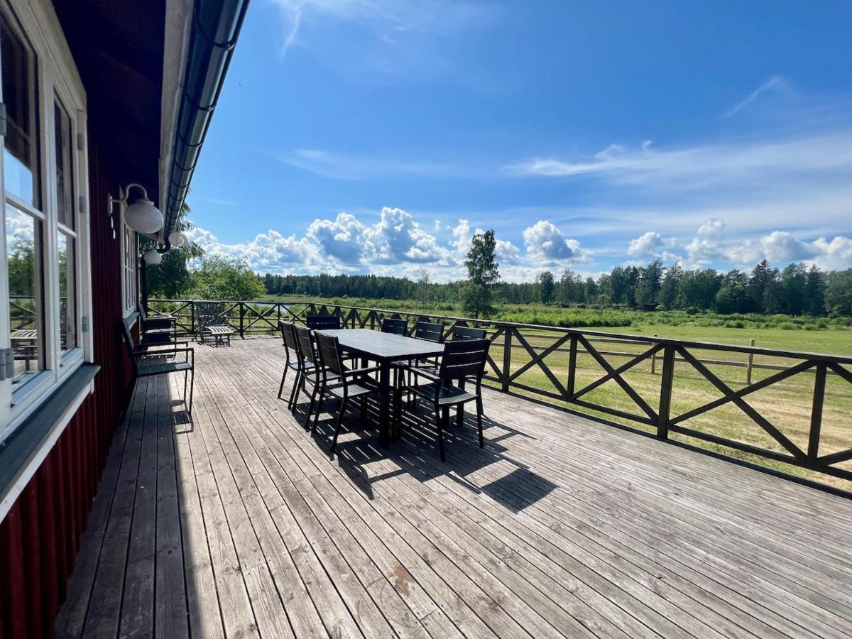 Idylliskt Hus Med Sjoeutsikt. Villa Östhammar Dış mekan fotoğraf